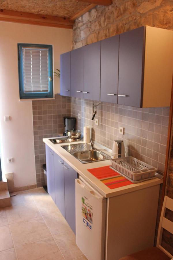 Lira - Studio Apartment 特罗吉尔 外观 照片